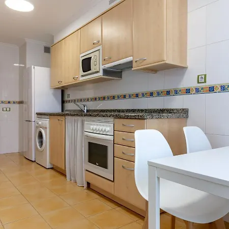 Ah Delux3rooms Vut6893as